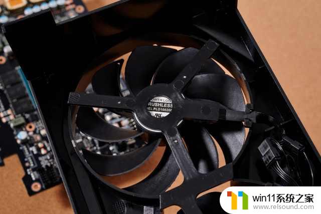 技嘉GeForce RTX 4070 MASTER显卡评测：中端显卡的新巅峰