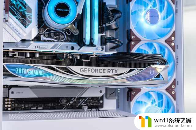 索泰GeForce RTX 4080月白显卡评测：颜值爆表 实力出众！