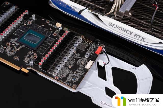 索泰GeForce RTX 4080月白显卡评测：颜值爆表 实力出众！