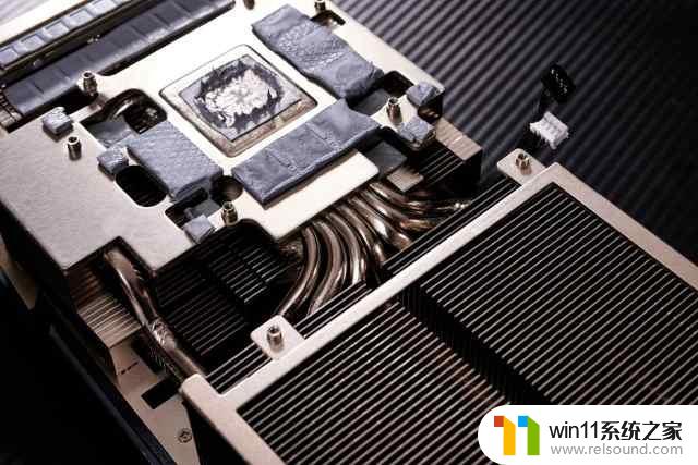 RTX 4070 Ti 冰龙超极版显卡评测：火力全开，冰龙咆哮带来的视觉震撼！