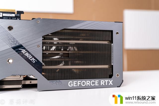 技嘉超级雕RTX 4070 Ti显卡评测：用料精良、散热出色、外观炫酷！