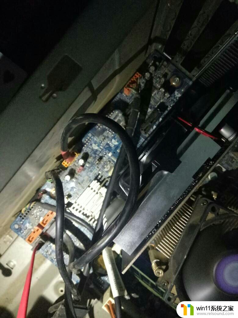 电脑主机插上电源就滴滴响 电脑主机滴滴响怎么办