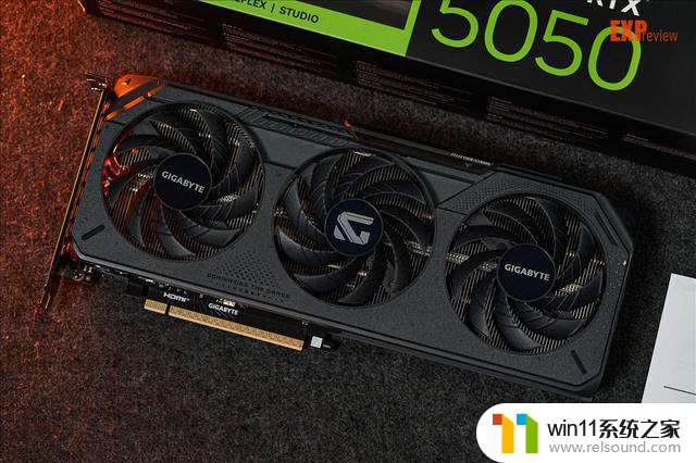 技嘉RTX 5050 GAMING OC显卡评测：外观细致丰富，内在冷静高效