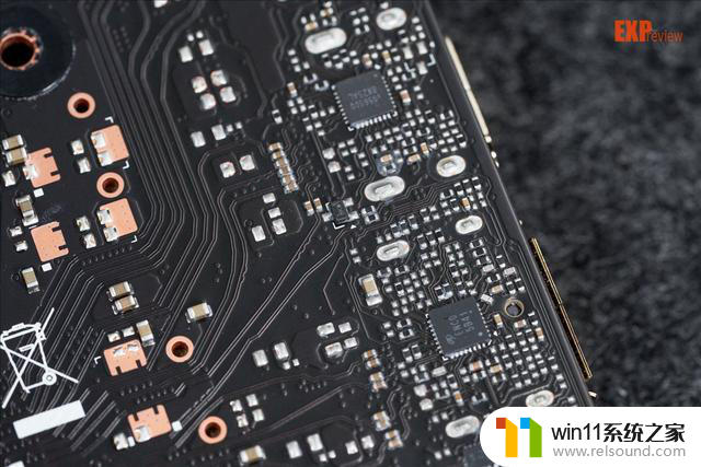 技嘉RTX 5050 GAMING OC显卡评测：外观细致丰富，内在冷静高效